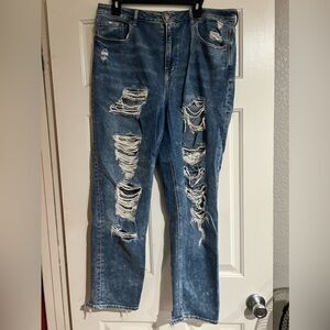 American Eagle Mom Jeans. Size 14